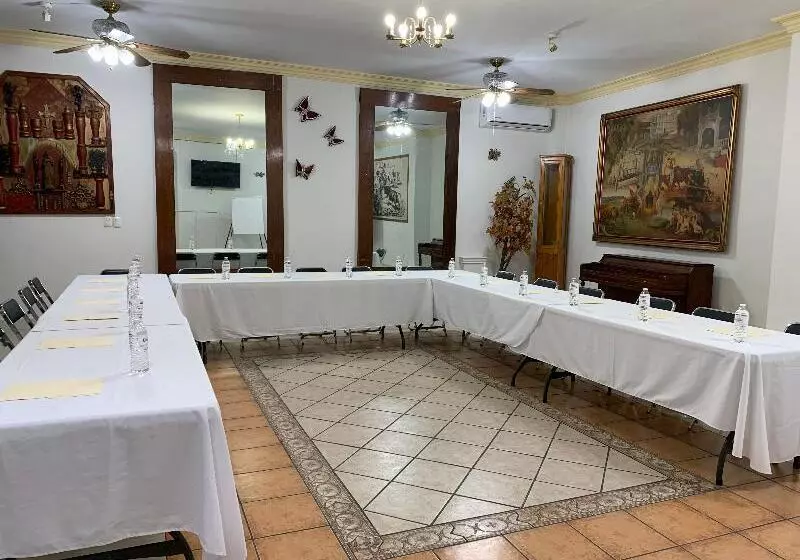 Fotos del hotel Inn Galerias:  4