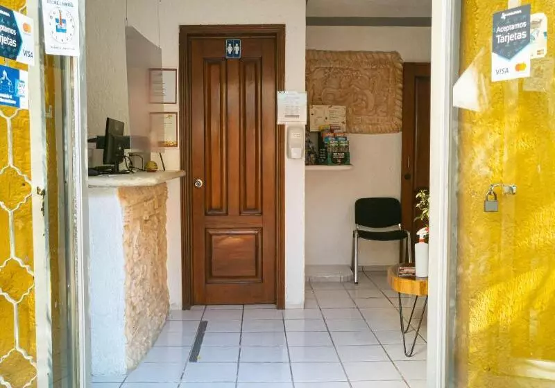 Fotos del hotel Beach House:  2