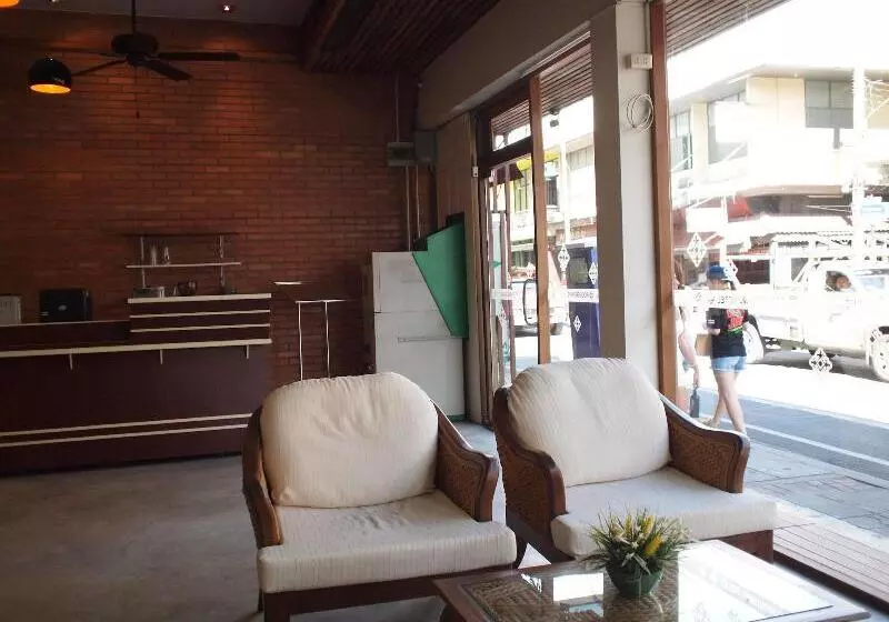 Fotos del hotel Roongruang:  4