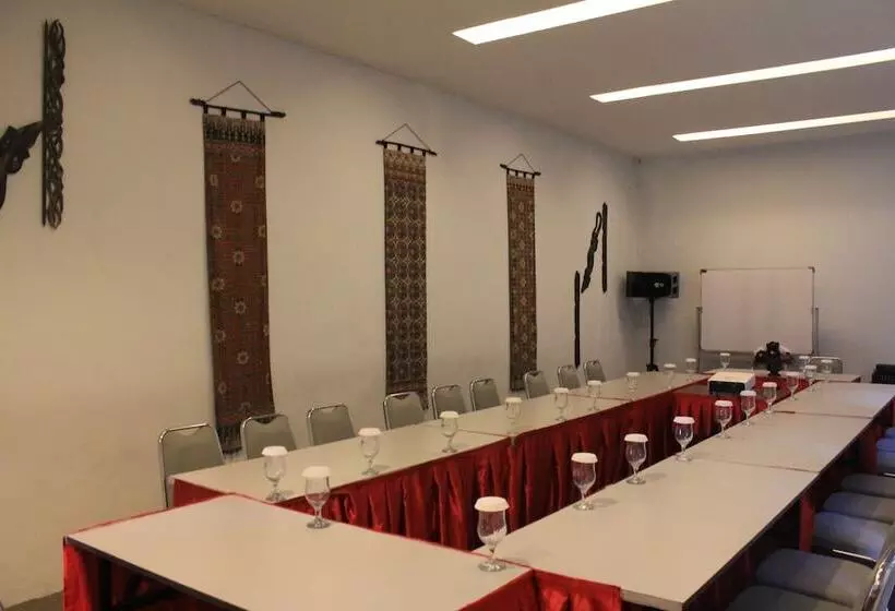 Fotos del hotel Tilamas Juanda:  3