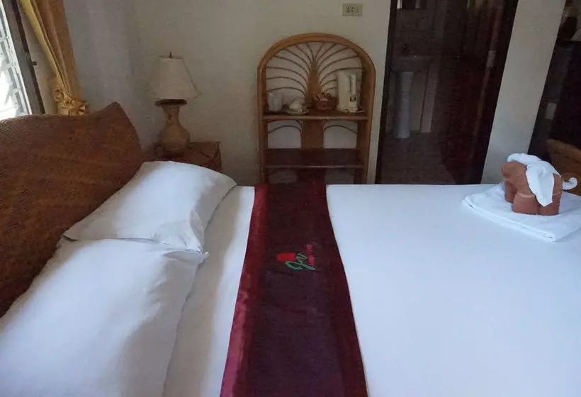 Fotos del hotel Jungle Village Bungalows:  7