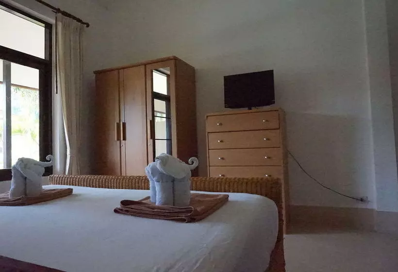 Fotos del hotel Jungle Village Bungalows:  18