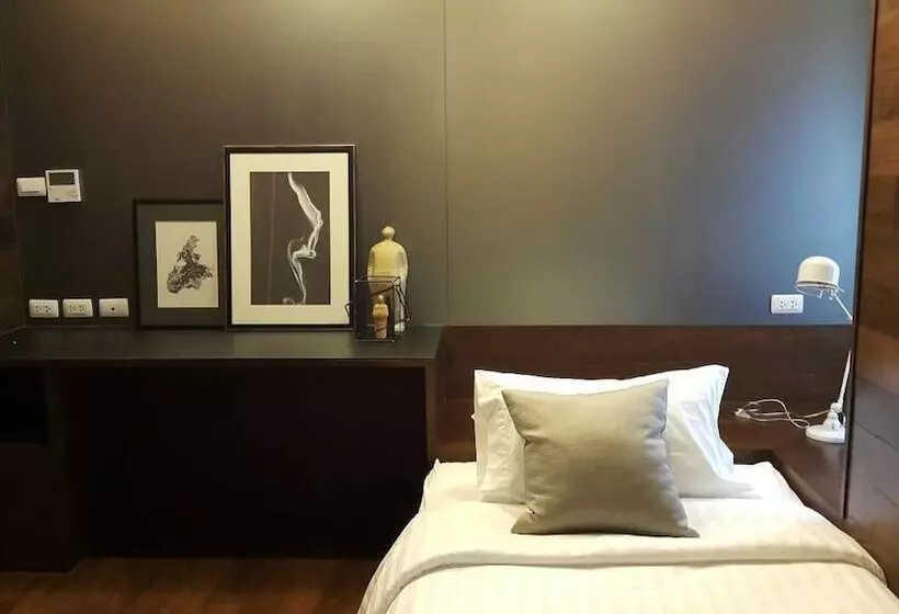 Siamese Ratchakru Residence