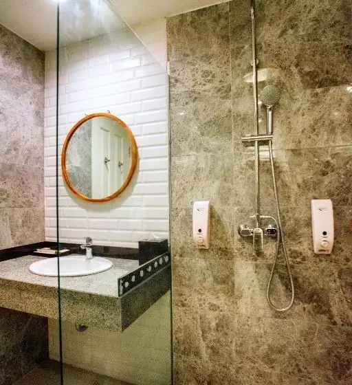 Fotos del hotel Sylvia Resort Komodo Labuan Bajo:  5