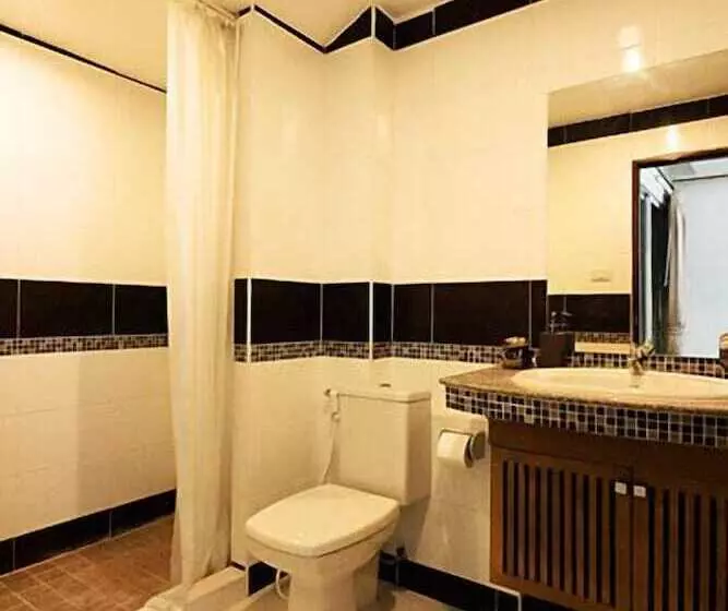 Fotos del hotel The Chateau Luxury Serviced Apartment:  11