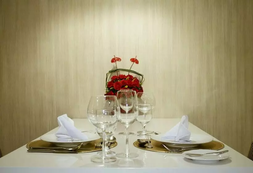 Fotos del hotel Golden Prince Hotel And Suites:  13