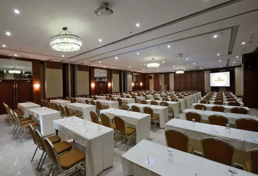 Fotos del hotel Golden Prince Hotel And Suites:  14