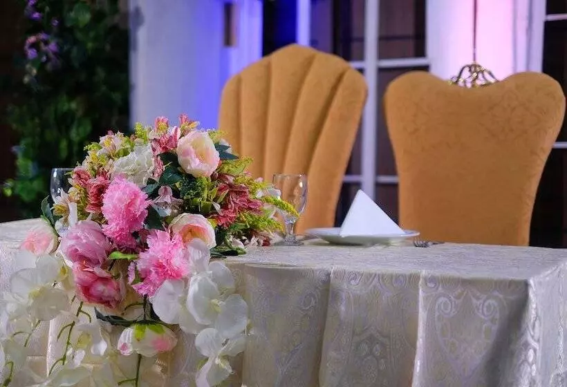 Fotos del hotel Golden Prince Hotel And Suites:  9