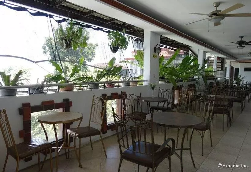 Fotos del hotel Ecoland Suites & Inn:  3