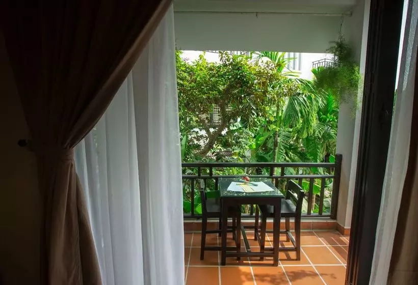 Fotos del hotel East West Villa:  4