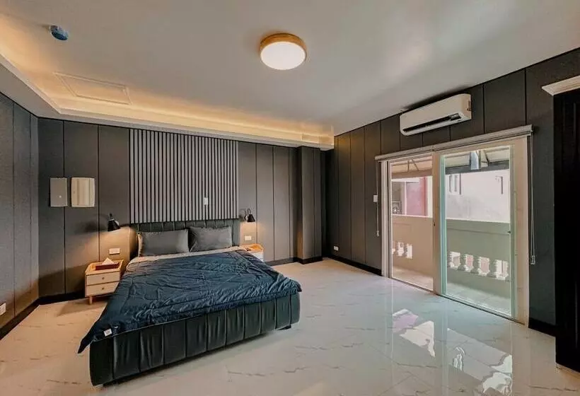 Fotos del hotel Clarkk Renaissance:  2