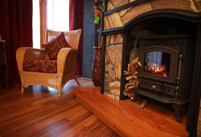 Fotos del hotel Queenswood Cottage:  7