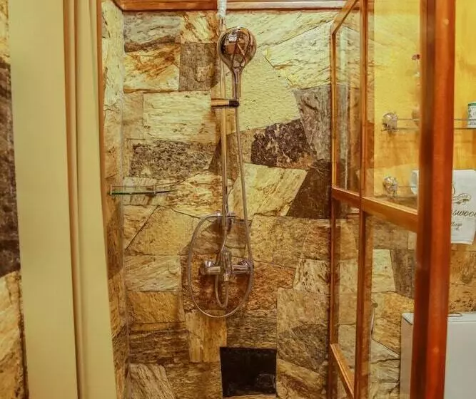 Fotos del hotel Queenswood Cottage:  21