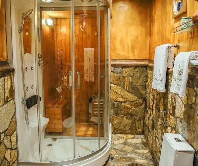 Fotos del hotel Queenswood Cottage:  23