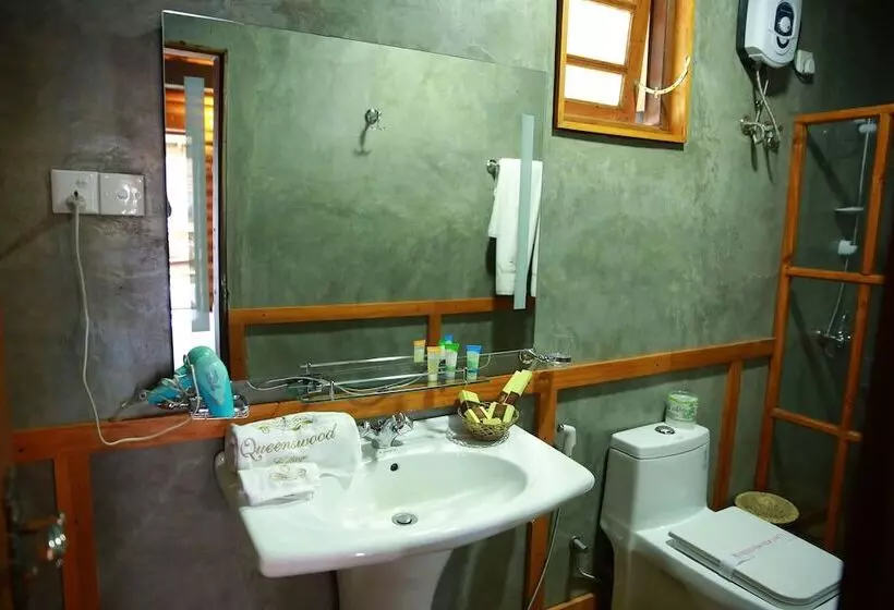 Fotos del hotel Queenswood Cottage:  19