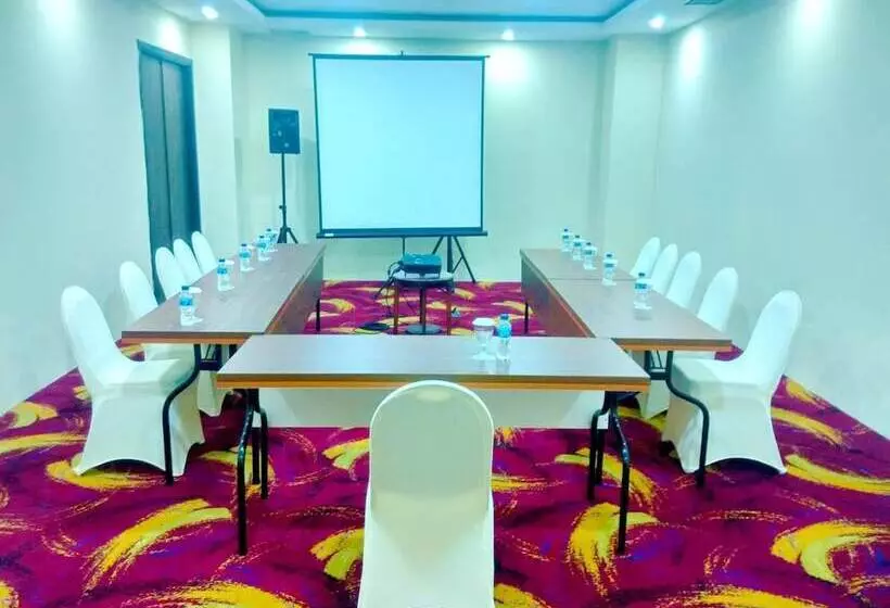 Fotos del hotel Travellers Hotel Phinisi:  10