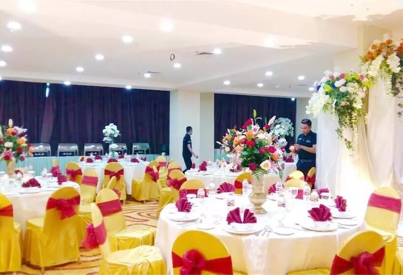 Fotos del hotel Travellers Hotel Phinisi:  2