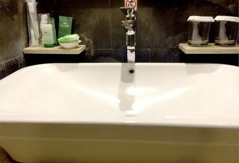 Fotos del hotel Travellers Hotel Phinisi:  19