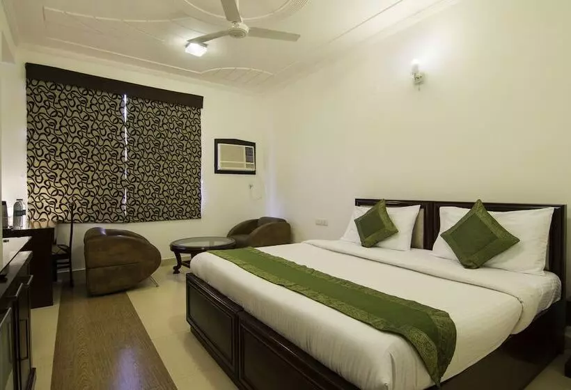 Treebo Four Sight Sector  14 Gurgaon