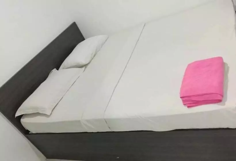 Fotos del hotel Checkedinn:  12