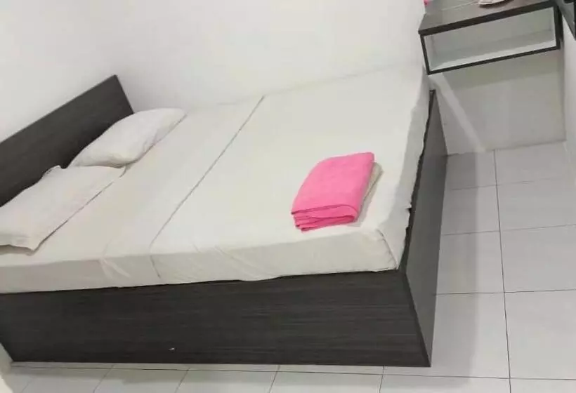 Fotos del hotel Checkedinn:  8