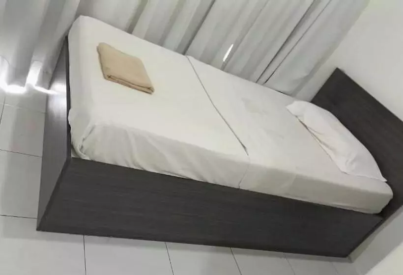 Fotos del hotel Checkedinn:  13