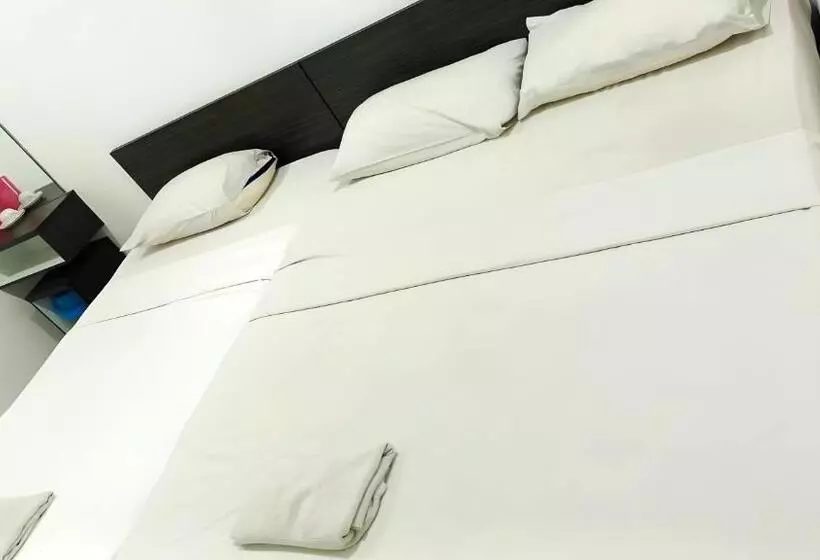 Fotos del hotel Checkedinn:  15