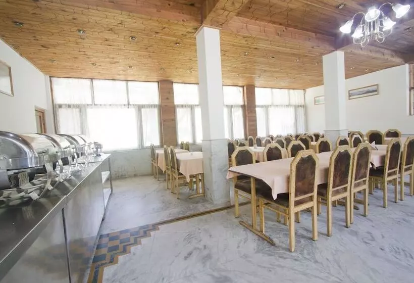 Fotos del hotel Oyo Premium Apple Garden:  8