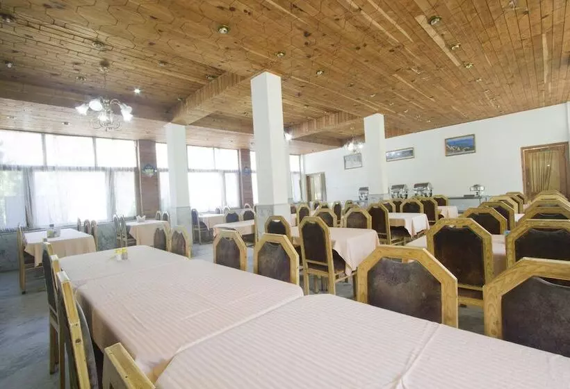 Fotos del hotel Oyo Premium Apple Garden:  2