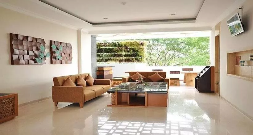 Fotos del hotel Travelday Bandung:  16