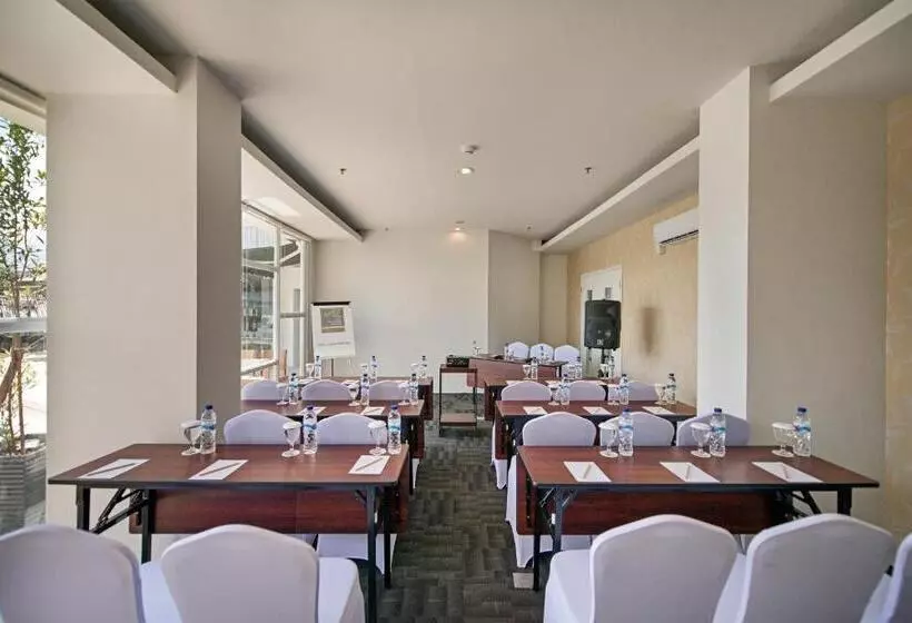 Fotos del hotel Whiz Prime Hotel Hasanuddin Makassar:  18