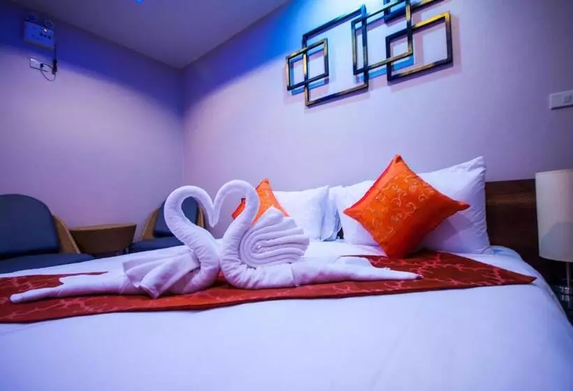 Chomphu Resort Khaolak