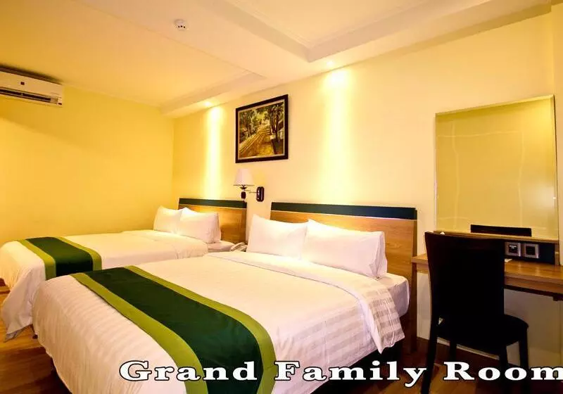 Fotos del hotel Green Batara:  2