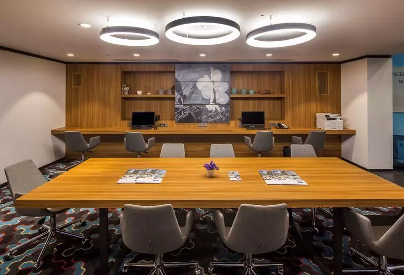 Fotos del hotel Hampton By Hilton Istanbul Kurtkoy:  7