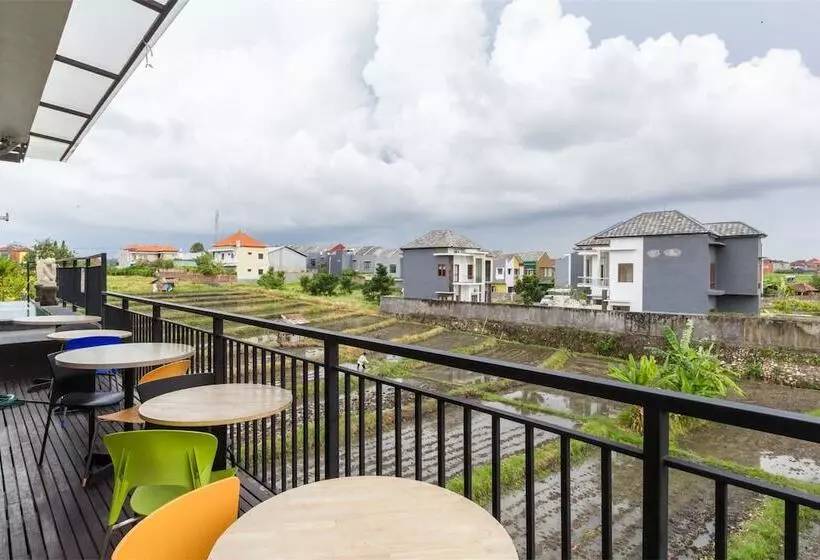 Fotos del hotel Reddoorz Plus @ Gunung Salak Street:  8