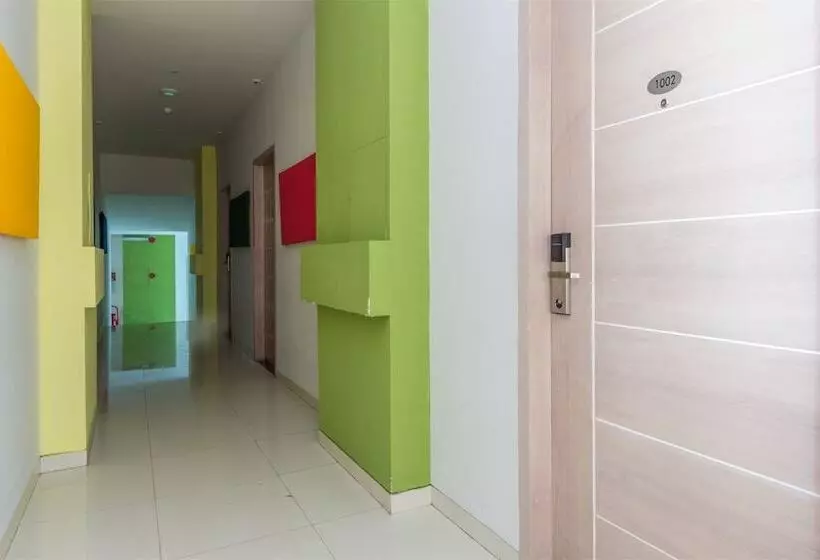 Fotos del hotel Reddoorz Plus @ Gunung Salak Street:  4
