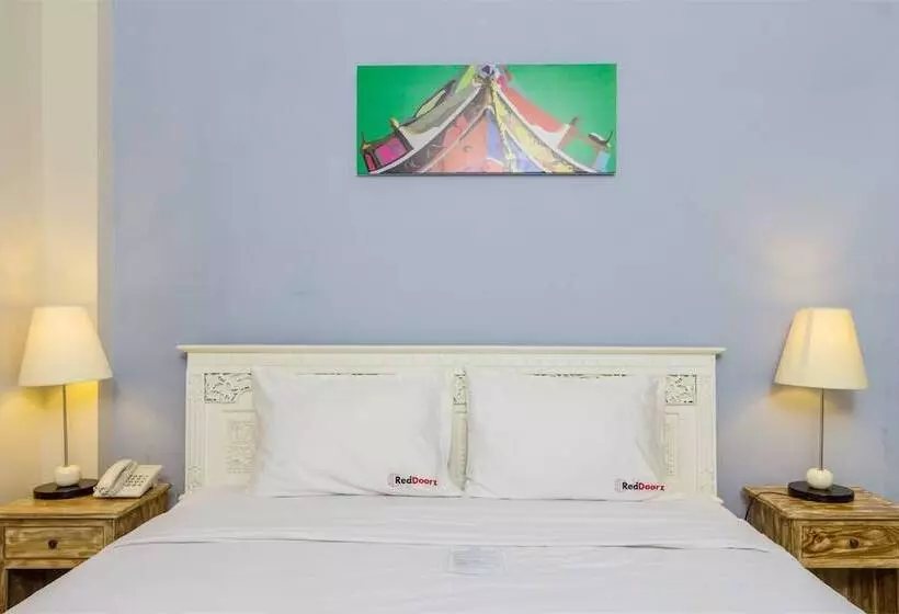Fotos del hotel Reddoorz Plus @ Gunung Salak Street:  25