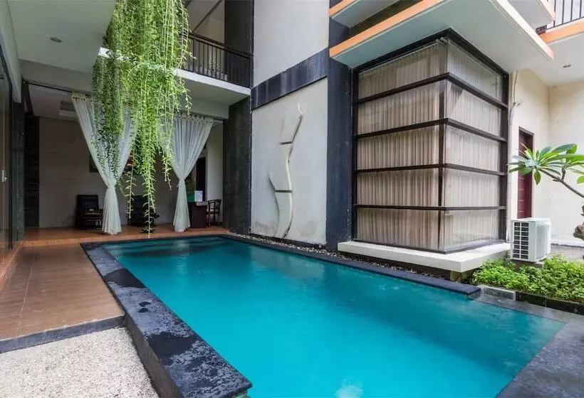 Fotos del hotel Reddoorz Plus @ Shri Lakshmi Seminyak:  3