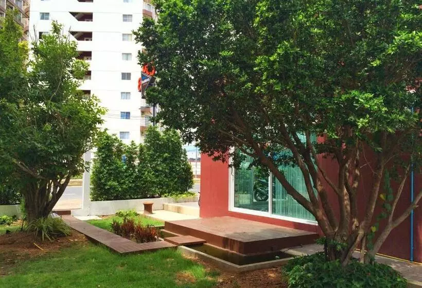 Fotos del hotel Villa Navin Beach Residence:  3