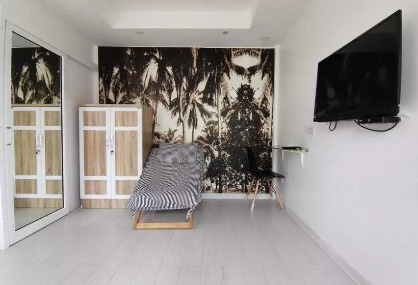 1715 House & Caff Resort Phuket