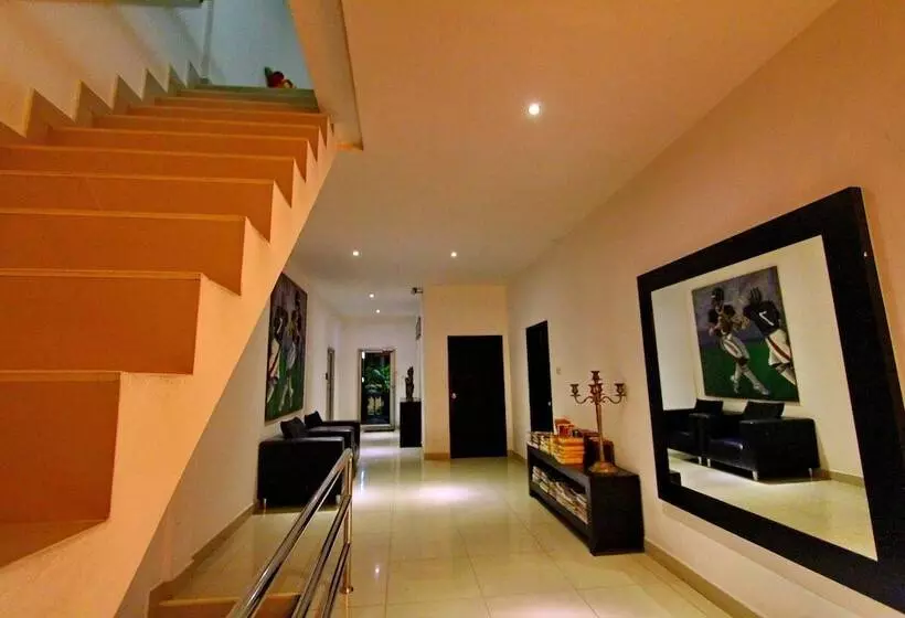 Fotos del hotel East Suites:  4