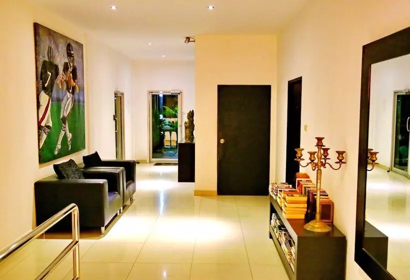 Fotos del hotel East Suites:  12