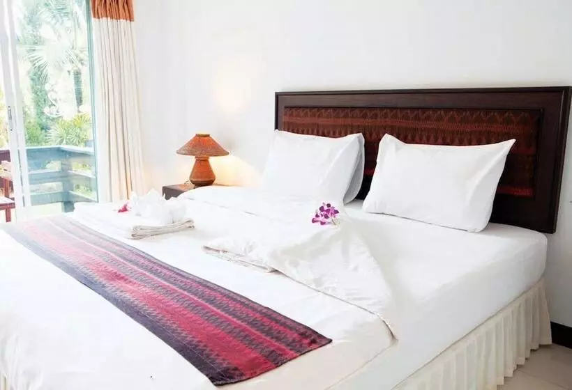 Fotos del hotel Nakhaburi  & Resort:  2