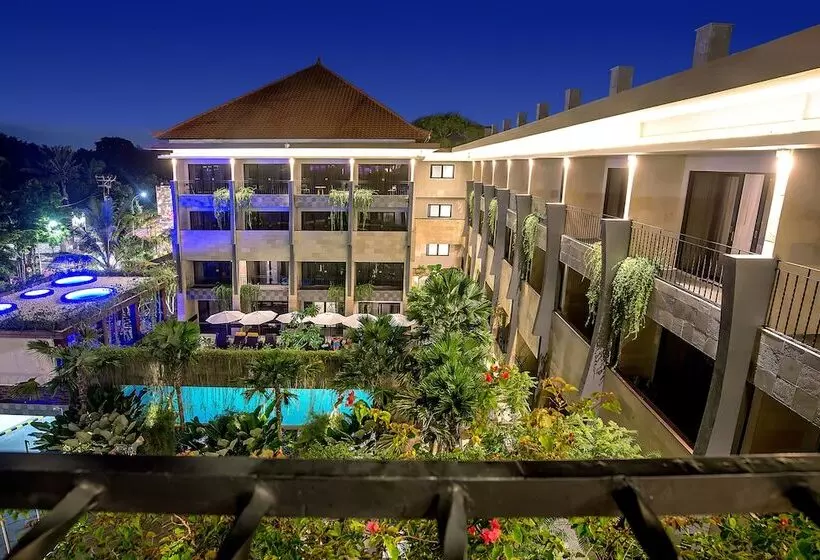 Sol House Bali Legian
