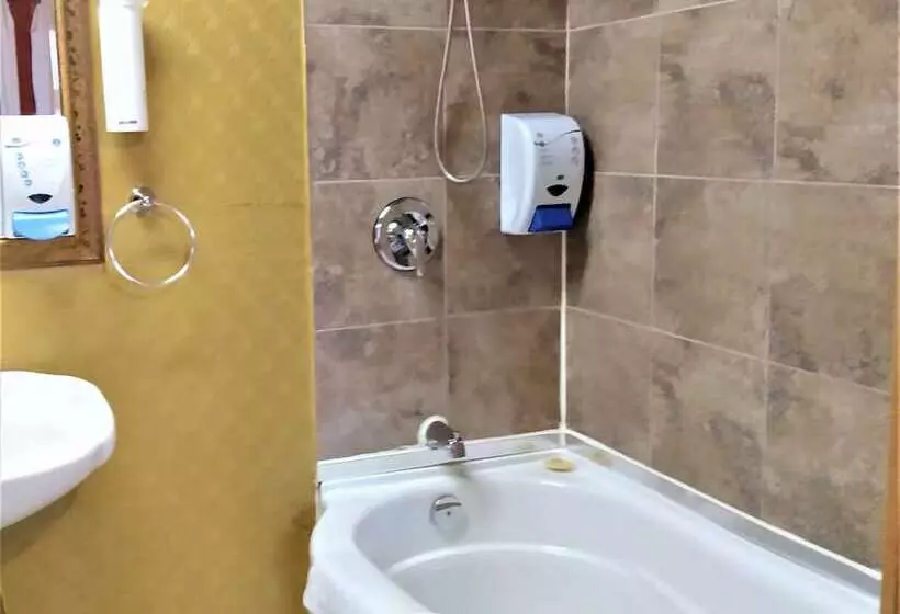 Fotos del hotel L'intendant:  12