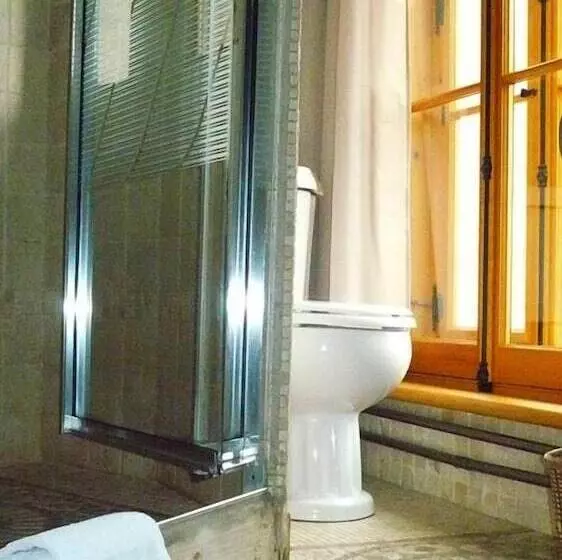 Fotos del hotel L'intendant:  16