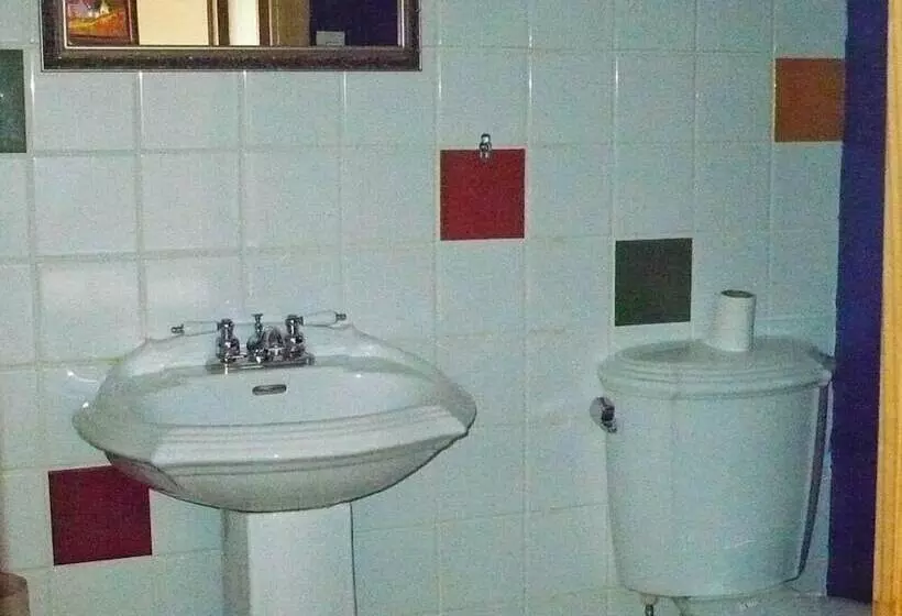 Fotos del hotel L'intendant:  6