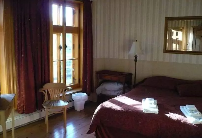 Fotos del hotel L'intendant:  9