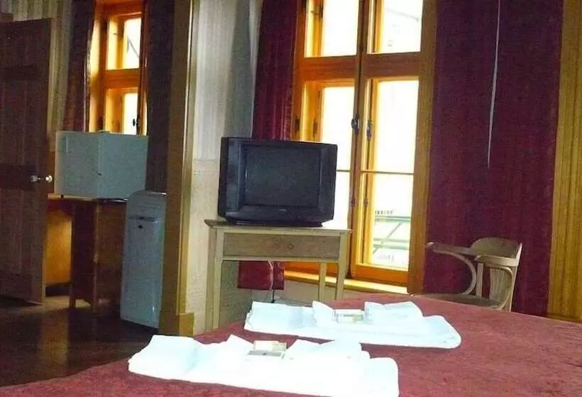 Fotos del hotel L'intendant:  21