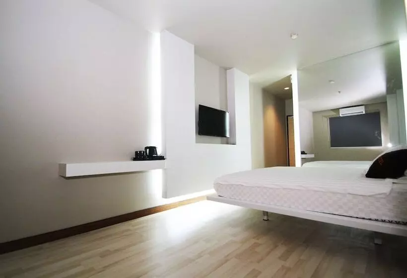 Fotos del hotel The L  Entertainment:  9